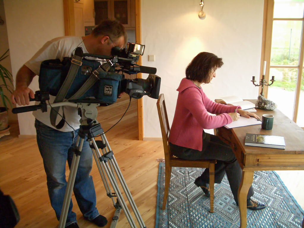 Dreharbeiten für die TV-Dokumentationen  WER WARST DU? und WER WAR ICH? - ZEITREISEN IN EIN FRÜHERES LEBEN. Foto(c) Eyeworks (Köln) und ATV+ (Wien).