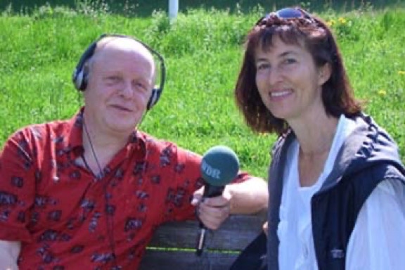 Tom DOCH († 2010) & Ursula Demarmels, 7/2004. Interview für den Westdeutschen Rundfunk (WDR), 7/2004 (c) Univ.-Prof. Dr. Gerhard W. Hacker 